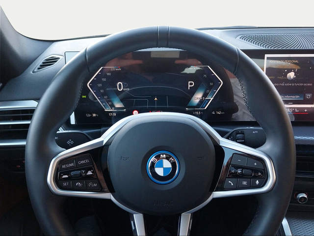 BMW i4 eDrive35 color Gris. Año 2025. 210KW(286CV). Eléctrico. En concesionario San Rafael Motor, S.L. de Córdoba