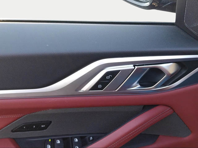 BMW i4 eDrive35 color Gris. Año 2025. 210KW(286CV). Eléctrico. En concesionario San Rafael Motor, S.L. de Córdoba