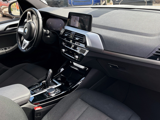 BMW X3 xDrive20d color Blanco. Año 2021. 140KW(190CV). Diésel. En concesionario Murcia Premium S.L. AV DEL ROCIO de Murcia