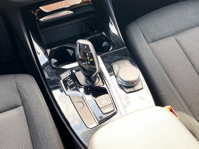 BMW X3 xDrive20d color Blanco. Año 2021. 140KW(190CV). Diésel. En concesionario Murcia Premium S.L. AV DEL ROCIO de Murcia