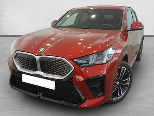 Fotos de BMW iX2 eDrive20 color Rojo. Año 2025. 150KW(204CV). Eléctrico. En concesionario Enekuri Motor de Vizcaya