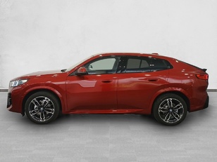 Fotos de BMW iX2 eDrive20 color Rojo. Año 2025. 150KW(204CV). Eléctrico. En concesionario Enekuri Motor de Vizcaya