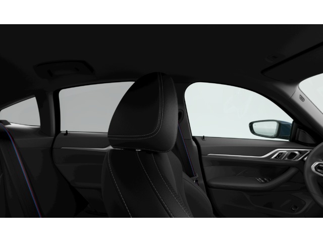 BMW i4 i4 eDrive35 color Azul. Año 2025. 210KW(286CV). Elétrico. En concesionario MCoutinho - Vila Real de Vila Real