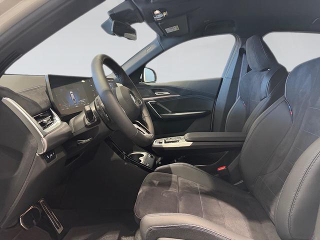 Foto 12 BMW iX2 xDrive30 230 kW (313 CV)