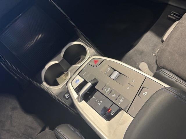 Foto 13 BMW iX2 xDrive30 230 kW (313 CV)