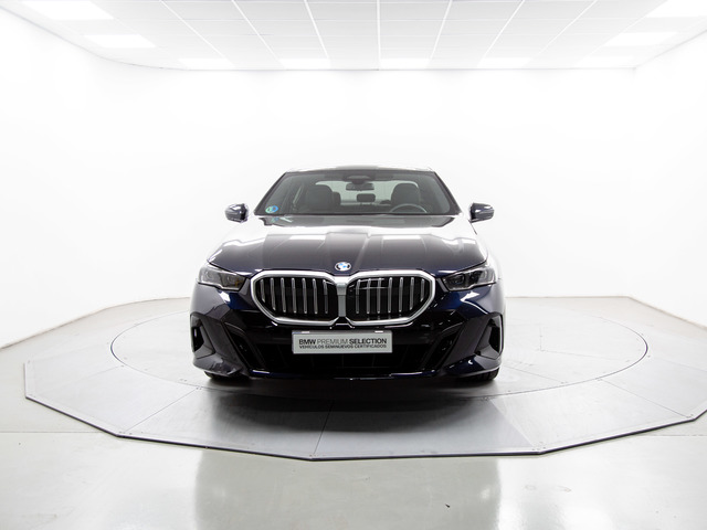 BMW Serie 5 520d color Negro. Año 2024. 145KW(197CV). Diésel. En concesionario Móvil Begar Alicante de Alicante