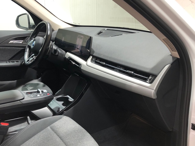 BMW X1 xDrive25e color Blanco. Año 2024. 180KW(245CV). Híbrido Electro/Gasolina. En concesionario Movilnorte Las Rozas de Madrid