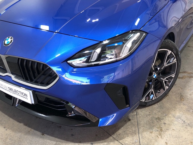 BMW Serie 1 120d color Azul. Año 2024. 120KW(163CV). Diésel. En concesionario Movilnorte El Plantio de Madrid