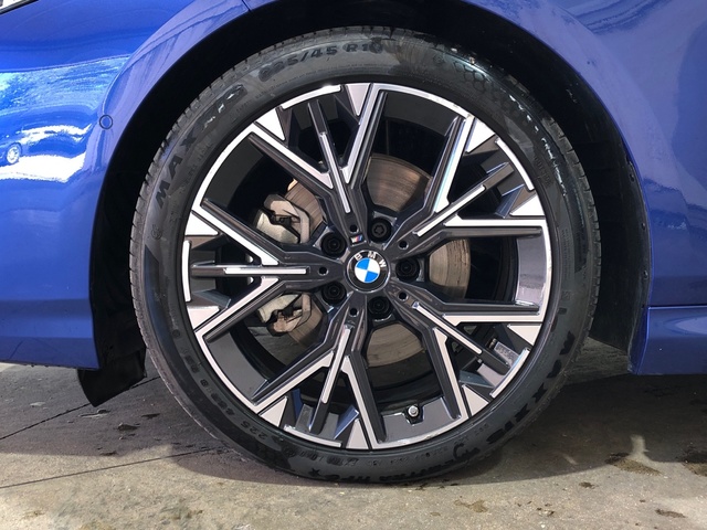 BMW Serie 1 120d color Azul. Año 2024. 120KW(163CV). Diésel. En concesionario Movilnorte El Plantio de Madrid