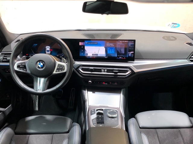 BMW Serie 3 320d color Blanco. Año 2024. 140KW(190CV). Híbrido Electro/Diesel. En concesionario Movilnorte El Carralero de Madrid