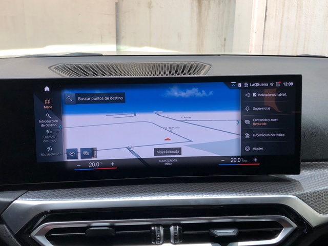 BMW Serie 3 320d color Blanco. Año 2024. 140KW(190CV). Híbrido Electro/Diesel. En concesionario Movilnorte El Carralero de Madrid