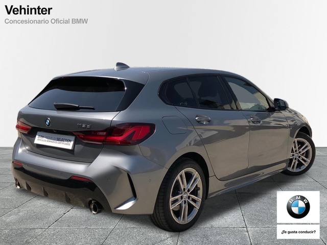 BMW Serie 1 118d color Gris. Año 2024. 110KW(150CV). Diésel. En concesionario Vehinter Getafe de Madrid