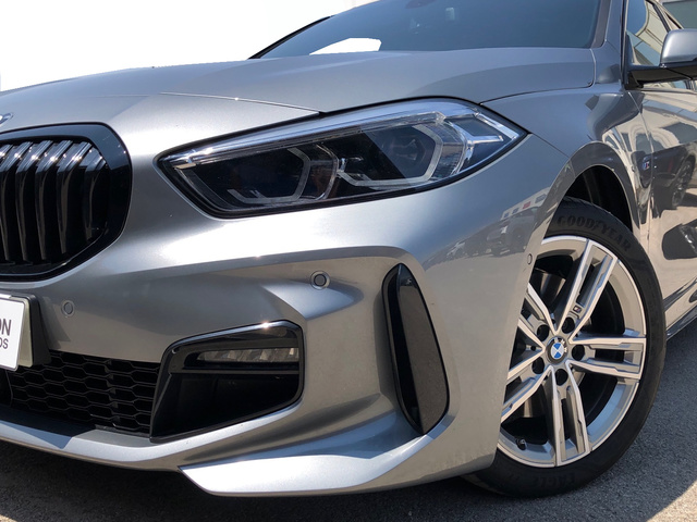 BMW Serie 1 118d color Gris. Año 2024. 110KW(150CV). Diésel. En concesionario Vehinter Getafe de Madrid