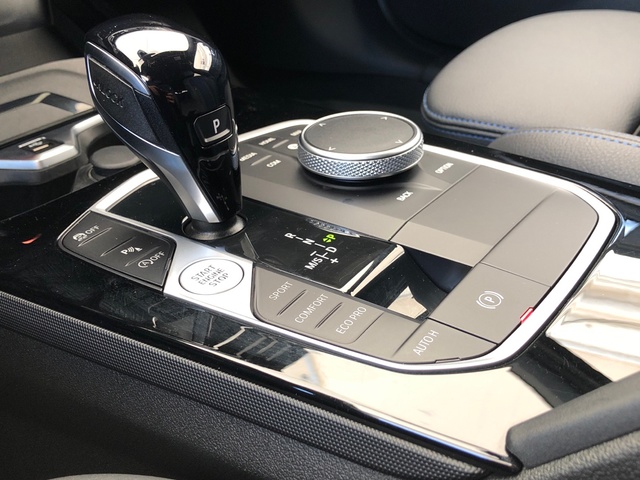 BMW Serie 1 118d color Gris. Año 2024. 110KW(150CV). Diésel. En concesionario Vehinter Getafe de Madrid