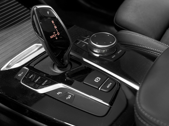 BMW X3 xDrive20d color Blanco. Año 2019. 140KW(190CV). Diésel. En concesionario Caetano Cuzco, Alcalá de Madrid