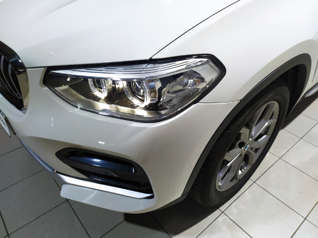 BMW X4 xDrive20d color Blanco. Año 2021. 140KW(190CV). Diésel. En concesionario Hispamovil Elche de Alicante