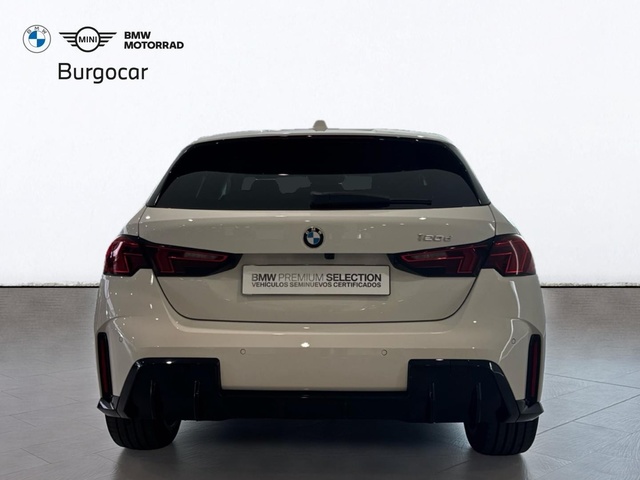 BMW Serie 1 120d color Blanco. Año 2024. 120KW(163CV). Diésel. En concesionario Motor Gorbea de Álava