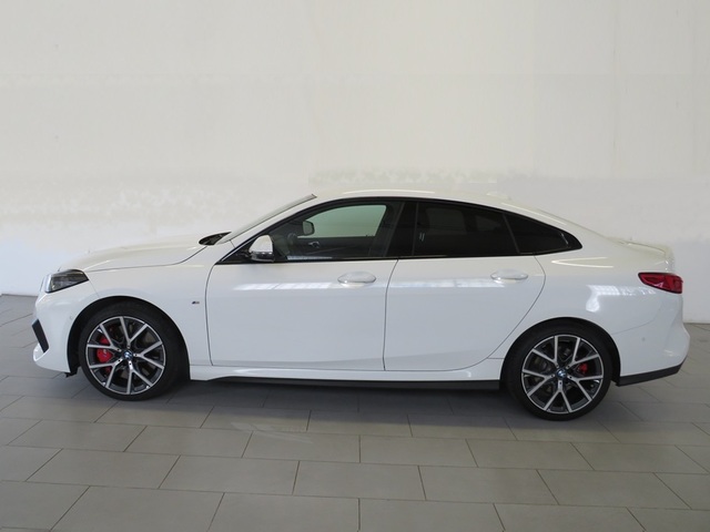 BMW Serie 2 218d Gran Coupe color Blanco. Año 2024. 110KW(150CV). Diésel. En concesionario Lugauto S.A. de Lugo