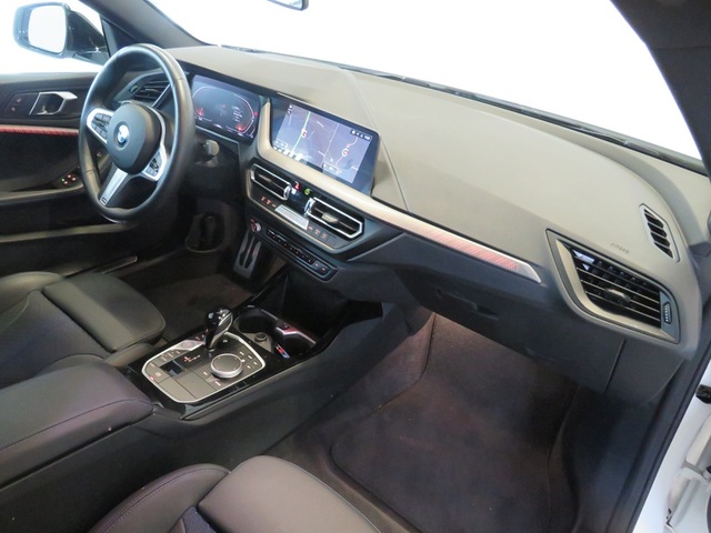 BMW Serie 2 218d Gran Coupe color Blanco. Año 2024. 110KW(150CV). Diésel. En concesionario Lugauto S.A. de Lugo