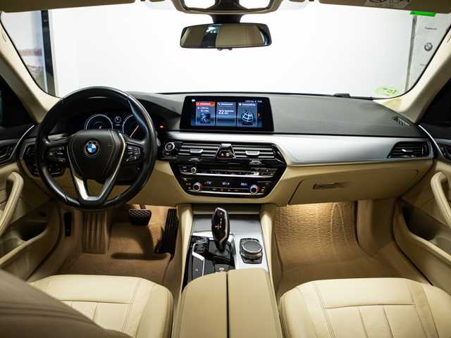 BMW Serie 5 530i color Azul. Año 2011. 185KW(252CV). Gasolina. En concesionario BMW Fuenteolid Valladolid de Valladolid