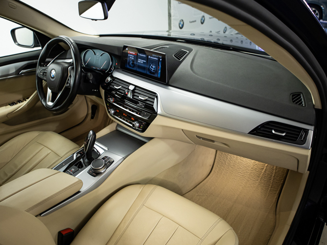 BMW Serie 5 530i color Azul. Año 2011. 185KW(252CV). Gasolina. En concesionario BMW Fuenteolid Valladolid de Valladolid