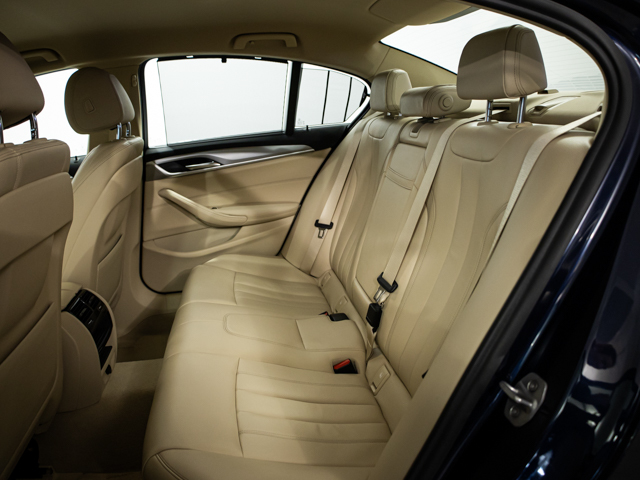 BMW Serie 5 530i color Azul. Año 2011. 185KW(252CV). Gasolina. En concesionario BMW Fuenteolid Valladolid de Valladolid