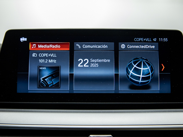 BMW Serie 5 530i color Azul. Año 2011. 185KW(252CV). Gasolina. En concesionario BMW Fuenteolid Valladolid de Valladolid