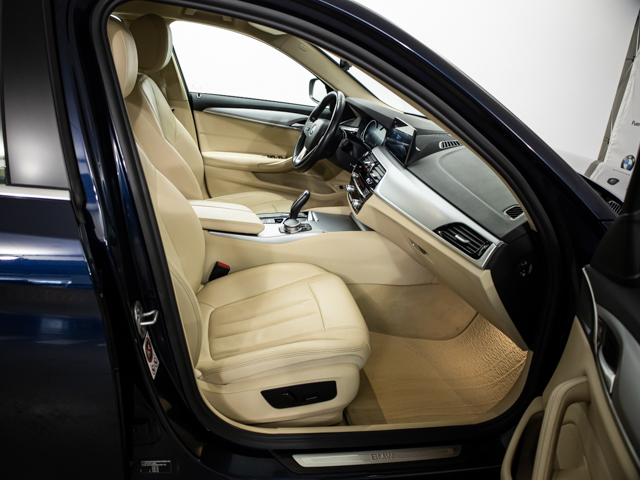 BMW Serie 5 530i color Azul. Año 2011. 185KW(252CV). Gasolina. En concesionario BMW Fuenteolid Valladolid de Valladolid