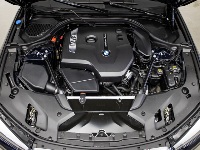 BMW Serie 5 530i color Azul. Año 2011. 185KW(252CV). Gasolina. En concesionario BMW Fuenteolid Valladolid de Valladolid