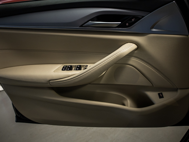 BMW Serie 5 530i color Azul. Año 2011. 185KW(252CV). Gasolina. En concesionario BMW Fuenteolid Valladolid de Valladolid