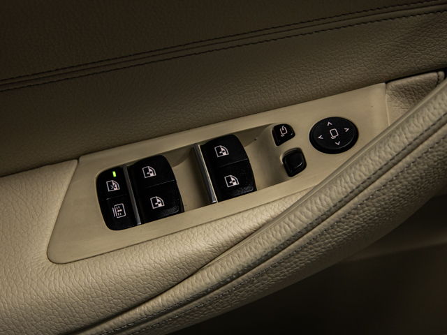 BMW Serie 5 530i color Azul. Año 2011. 185KW(252CV). Gasolina. En concesionario BMW Fuenteolid Valladolid de Valladolid