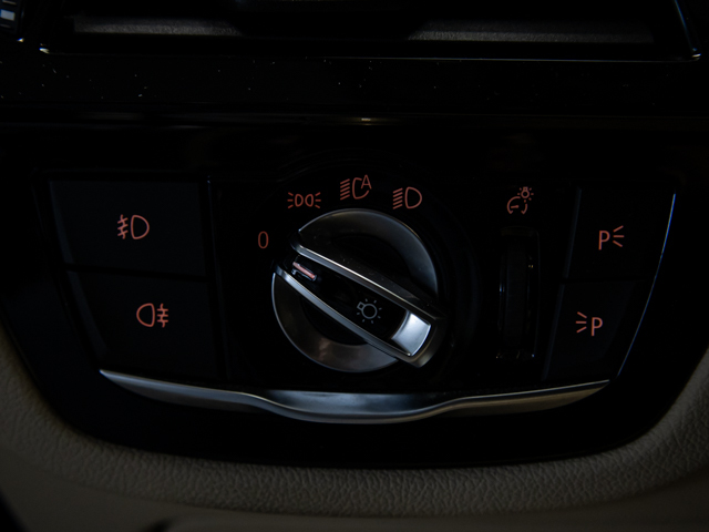 BMW Serie 5 530i color Azul. Año 2011. 185KW(252CV). Gasolina. En concesionario BMW Fuenteolid Valladolid de Valladolid