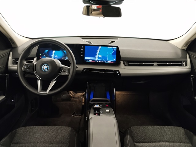 BMW iX2 xDrive30 color Gris. Año 2025. 230KW(313CV). Eléctrico. En concesionario Autoberón de La Rioja