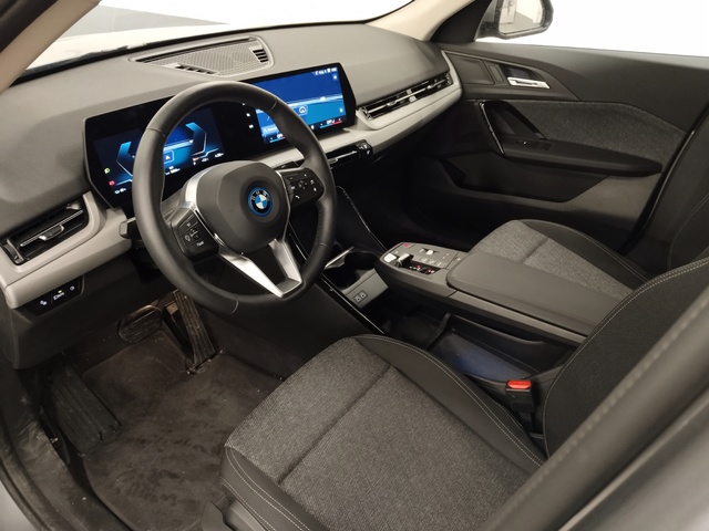 BMW iX2 xDrive30 color Gris. Año 2025. 230KW(313CV). Eléctrico. En concesionario Autoberón de La Rioja