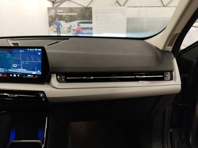 BMW iX2 xDrive30 color Gris. Año 2025. 230KW(313CV). Eléctrico. En concesionario Autoberón de La Rioja