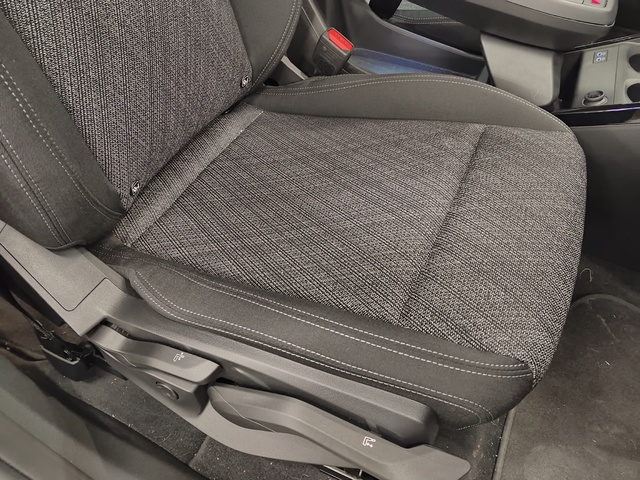 BMW iX2 xDrive30 color Gris. Año 2025. 230KW(313CV). Eléctrico. En concesionario Autoberón de La Rioja