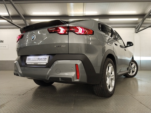 BMW iX2 xDrive30 color Gris. Año 2025. 230KW(313CV). Eléctrico. En concesionario Autoberón de La Rioja