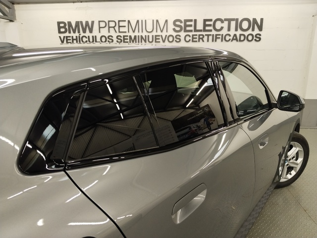 BMW iX2 xDrive30 color Gris. Año 2025. 230KW(313CV). Eléctrico. En concesionario Autoberón de La Rioja