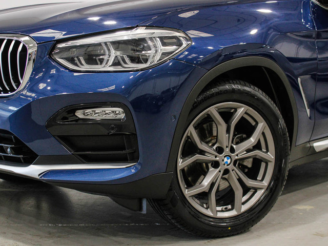 BMW X4 xDrive20i color Azul. Año 2018. 135KW(184CV). Gasolina. En concesionario Barcelona Premium -- GRAN VIA de Barcelona