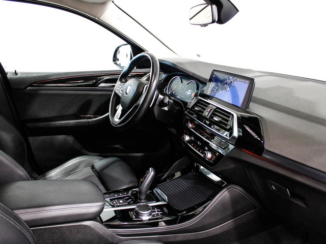 BMW X4 xDrive20i color Azul. Año 2018. 135KW(184CV). Gasolina. En concesionario Barcelona Premium -- GRAN VIA de Barcelona