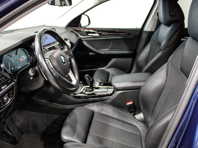 BMW X4 xDrive20i color Azul. Año 2018. 135KW(184CV). Gasolina. En concesionario Barcelona Premium -- GRAN VIA de Barcelona