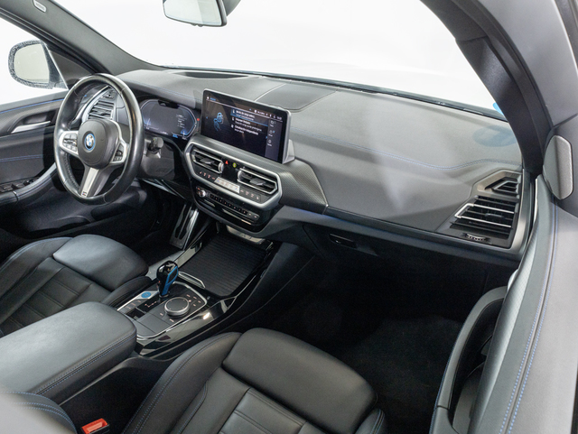BMW iX3 M Sport color Blanco. Año 2022. 210KW(286CV). Eléctrico. En concesionario Oliva Motor Girona de Girona