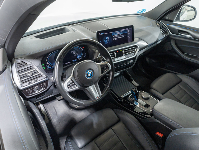 BMW iX3 M Sport color Blanco. Año 2022. 210KW(286CV). Eléctrico. En concesionario Oliva Motor Girona de Girona