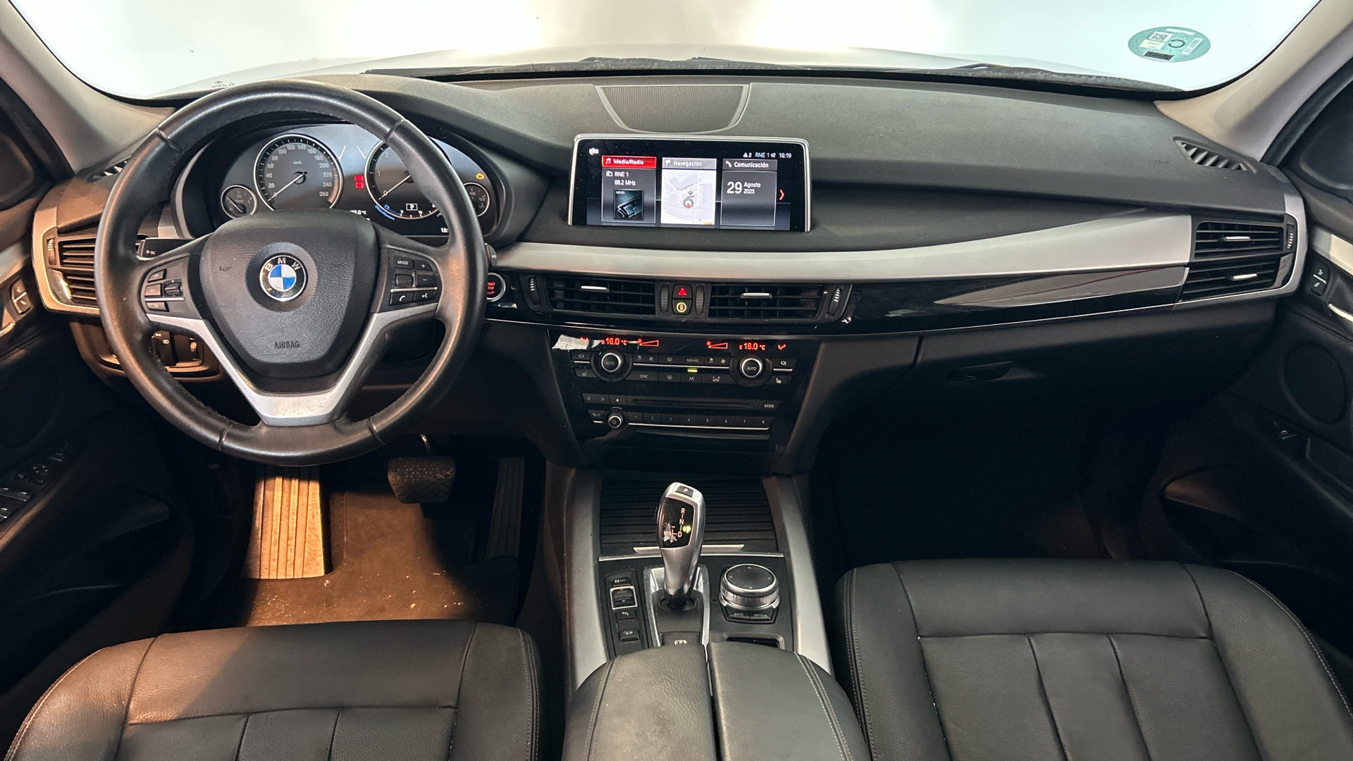 BMW X5 xDrive30d color Gris. Año 2019. 190KW(258CV). Diésel. En concesionario BYmyCAR Madrid - Alcalá de Madrid