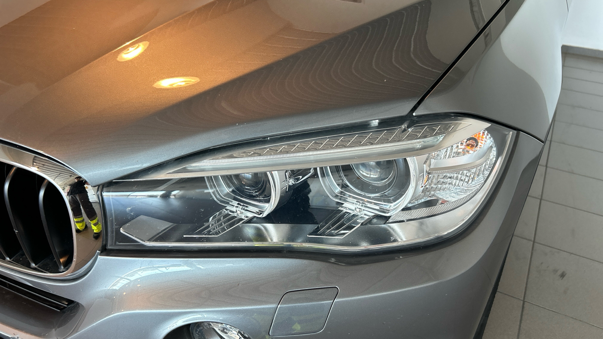 BMW X5 xDrive30d color Gris. Año 2019. 190KW(258CV). Diésel. En concesionario BYmyCAR Madrid - Alcalá de Madrid