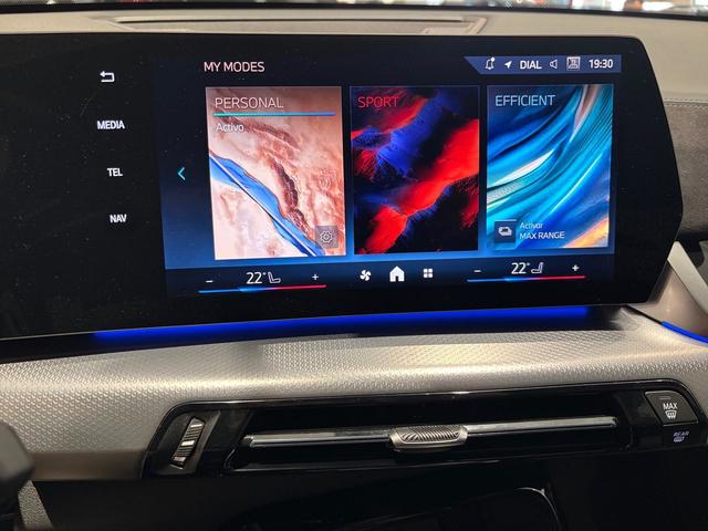 Foto 14 BMW iX2 eDrive20 150 kW (204 CV)