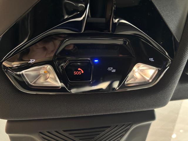 BMW iX2 eDrive20 color Blanco. Año 2025. 150KW(204CV). Eléctrico. En concesionario Automotor Costa, S.L.U. de Almería