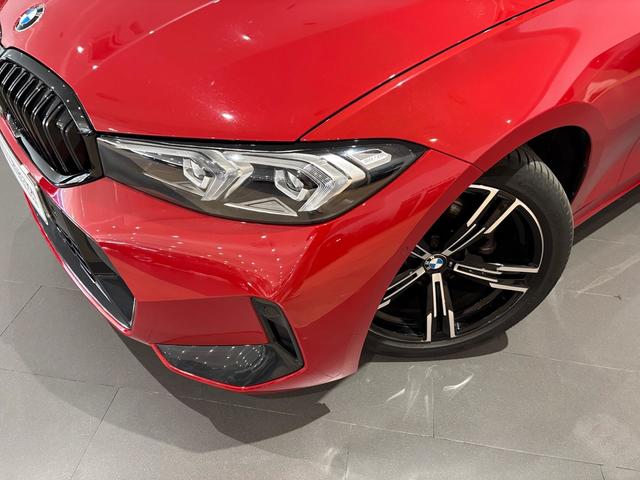 BMW Serie 3 318d color Rojo. Año 2024. 110KW(150CV). Diésel. En concesionario Automotor Costa, S.L.U. de Almería