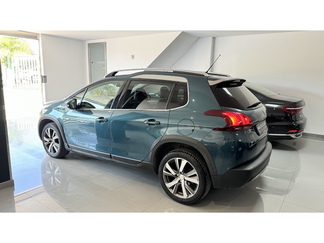 Peugeot 2008 PureTech 110 S&S Allure EAT6 81 kW (110 CV)