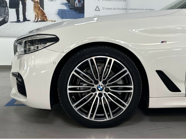 BMW Serie 5 520d color Blanco. Año 2020. 140KW(190CV). Diésel. En concesionario Triocar Gijón (Bmw y Mini) de Asturias